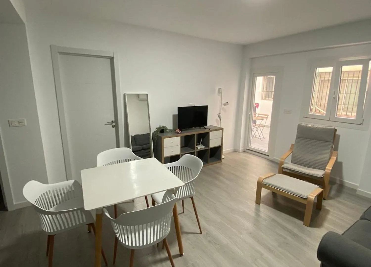 3 Rooms Con Terraza Junto A Monte Victoria Malaga