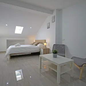Esparteros 6, Estudios Apartament