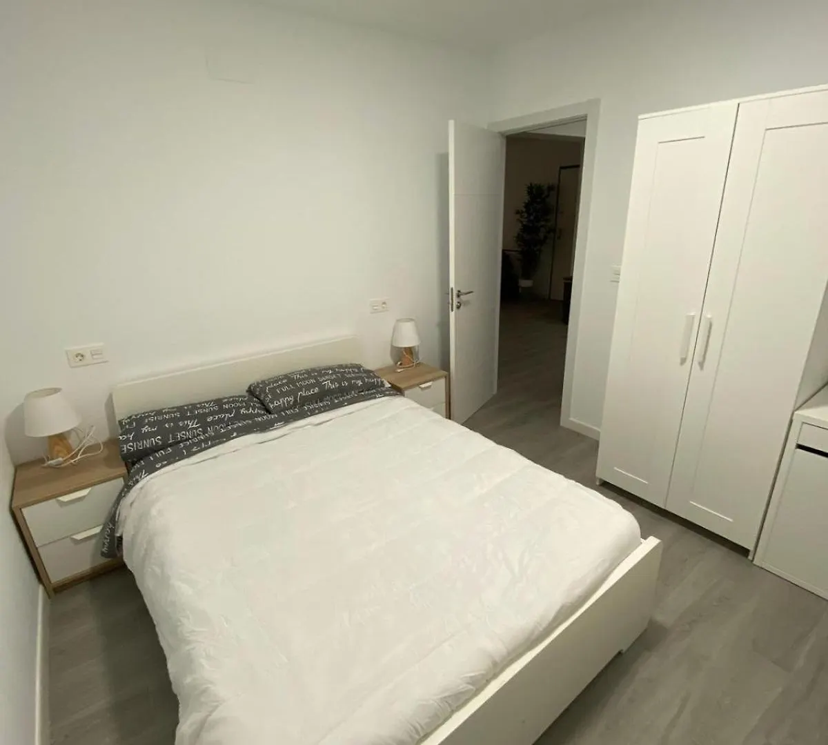 3 Rooms Con Terraza Junto A Monte Victoria マラガ 0*,